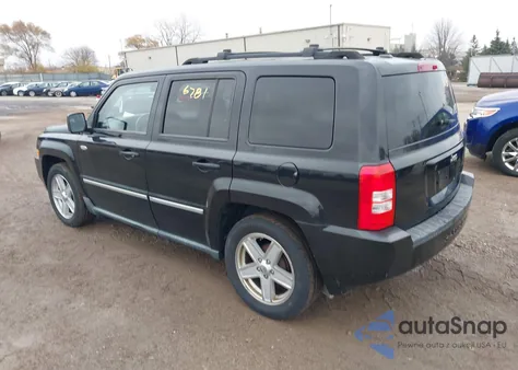 2010 Jeep Patriot Sport z USA, uszkodzony, nr VIN 1J4NT1GA8AD625669